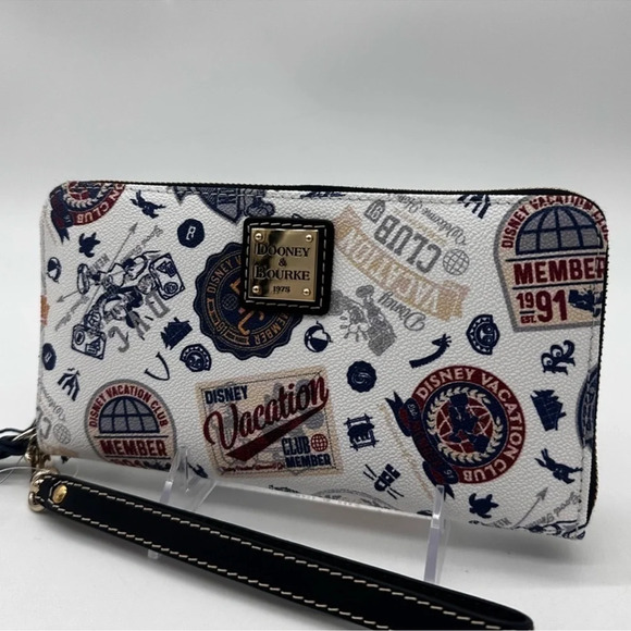 Disney Vacation Club DVC Dooney & Bourke Wallet Wristlet - Picture 6 of 10